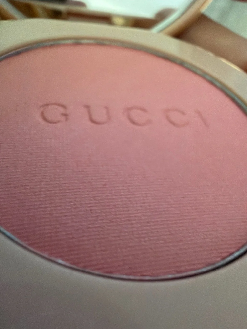 Gucci Blush De Beauté Silky Rose 01 - Peach Pink Compact